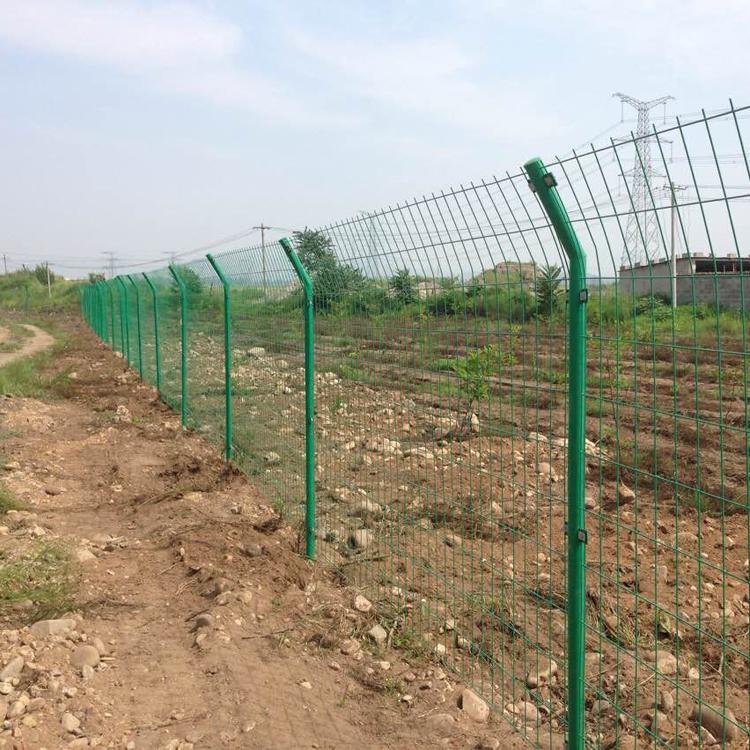 浸塑鐵絲網護欄網